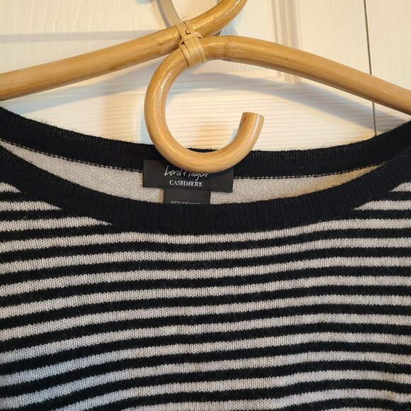 Lord & Taylor Cashmere sweater - Picture 6 of 7